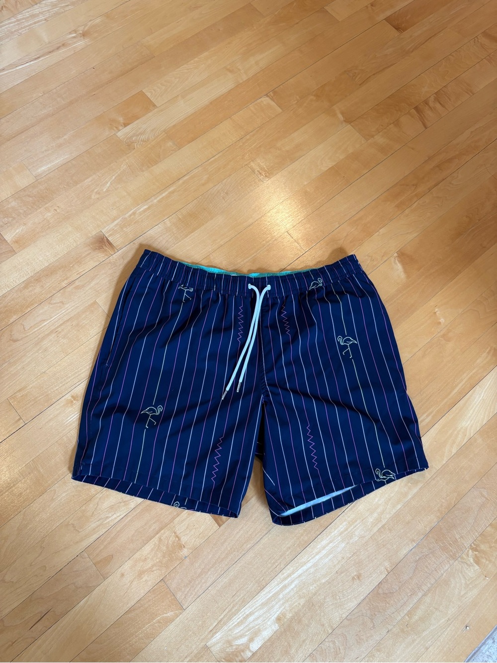 Bonobos Men's Navy Pinstripe Swim Trunks with Flamingo Accent, Large NWOT